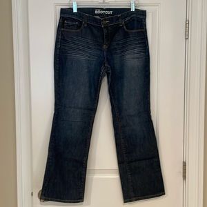New York & Company Low Rise Bootcut Jeans 98% Cotton 2% Spandex. Size 12 Short